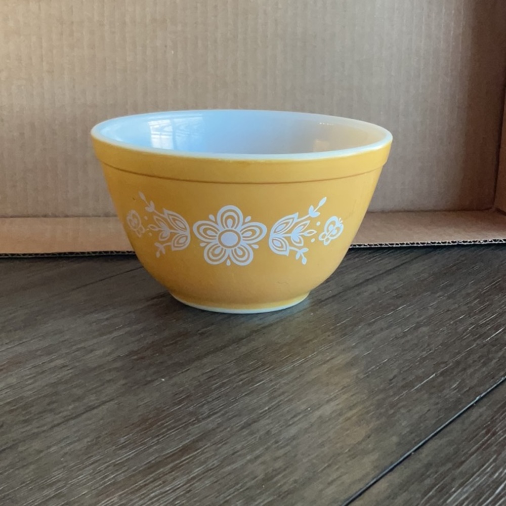 PYREX MCM KITSCH BUTTERFLY GOLD SMALL NESTING MIXING BOWL #401 Vintage Shiny
